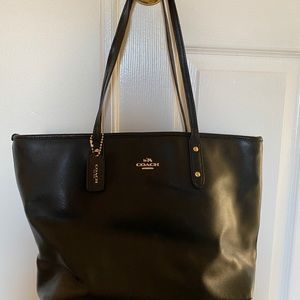 Coach tote. Good condition